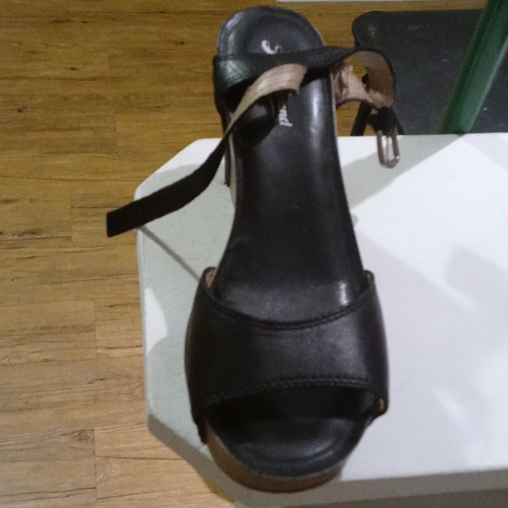 Wedges - Picture 2 of 3